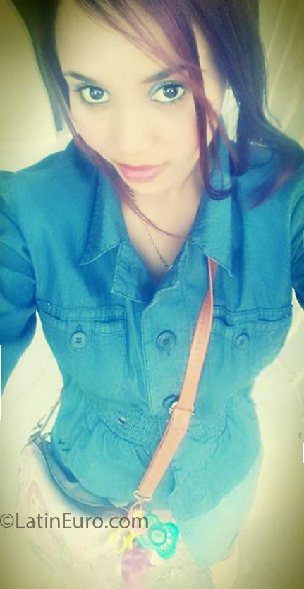 Date this sensual Dominican Republic girl Raisy from Dajabon DO25292