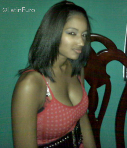 Date this athletic Dominican Republic girl Yenibelkis from Santiago DO25310