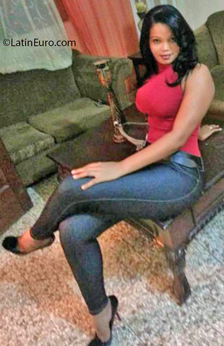 Date this funny Dominican Republic girl Mariel from Santo Domingo DO25336