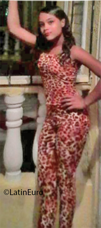 Date this happy Dominican Republic girl Yenifer from Santo Domingo DO25346