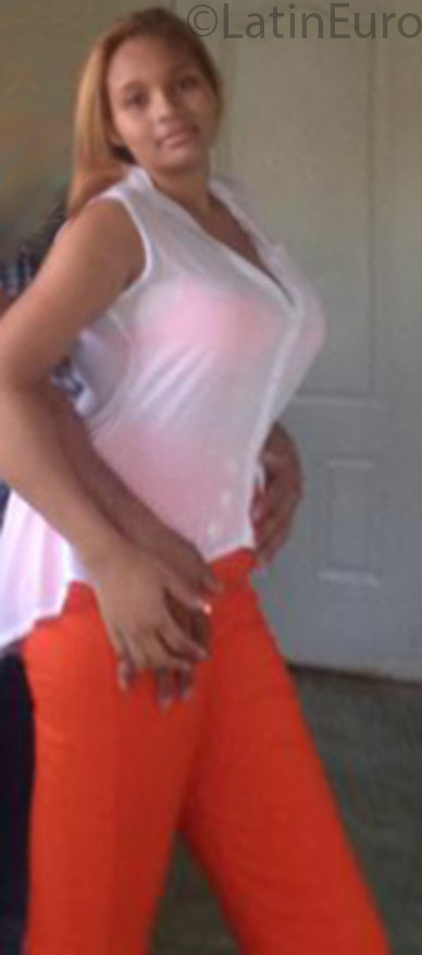 Date this pretty Dominican Republic girl Abby from Santiago DO25352
