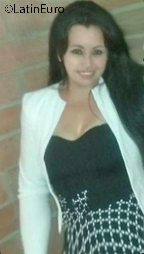 Date this stunning Colombia girl Paola from Bogota CO18813