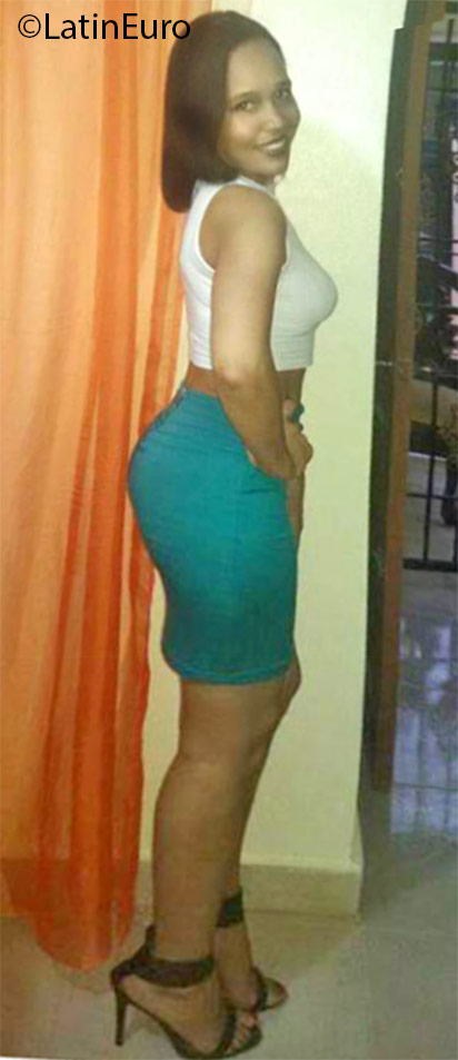 Date this gorgeous Dominican Republic girl Carmen Cruz from Santo Domingo DO25366