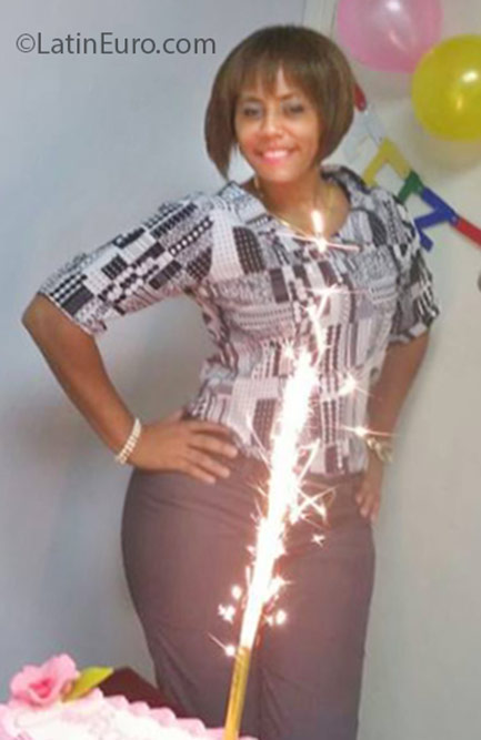 Date this sultry Dominican Republic girl Rosalba from Santiago DO25368
