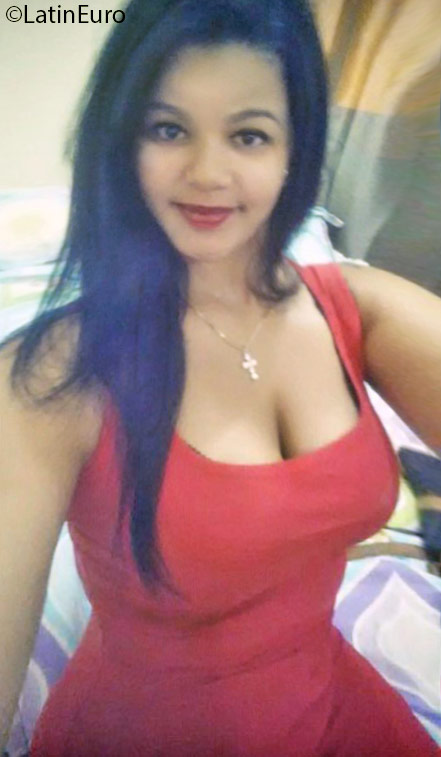 Date this attractive Dominican Republic girl Laura from Santiago DO25370