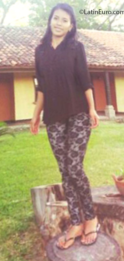 Date this lovely Honduras girl Alenia from Tegucigalpa HN2115
