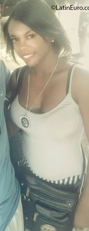 Date this fun Dominican Republic girl Indi from Santo Domingo DO25427