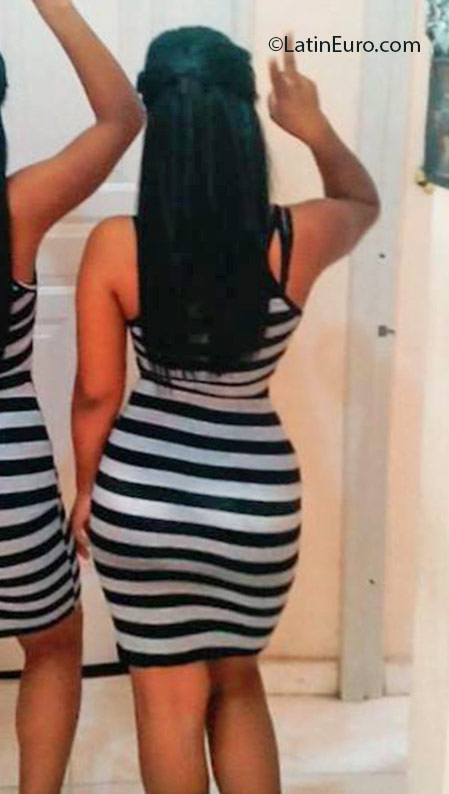 Date this hard body Dominican Republic girl Rosanna from Santo Domingo DO25428