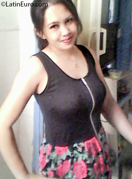 Date this pretty Hong Kong girl Bevlyn from Hong Kong HK15