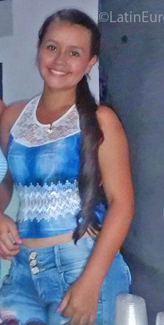 Date this sensual Colombia girl Michel from Acasias CO18868