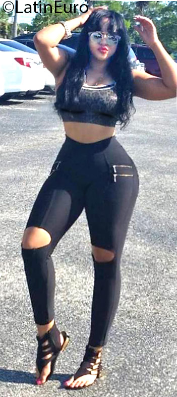 Date this sultry Dominican Republic girl Carolina from Puerto Plata DO25547