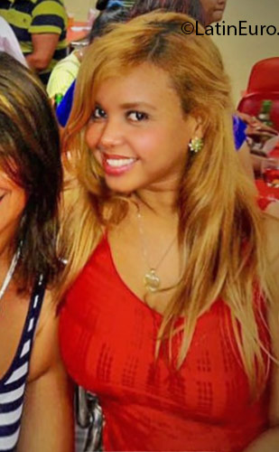 Date this georgeous Dominican Republic girl Pilar from Santo Domingo DO25568