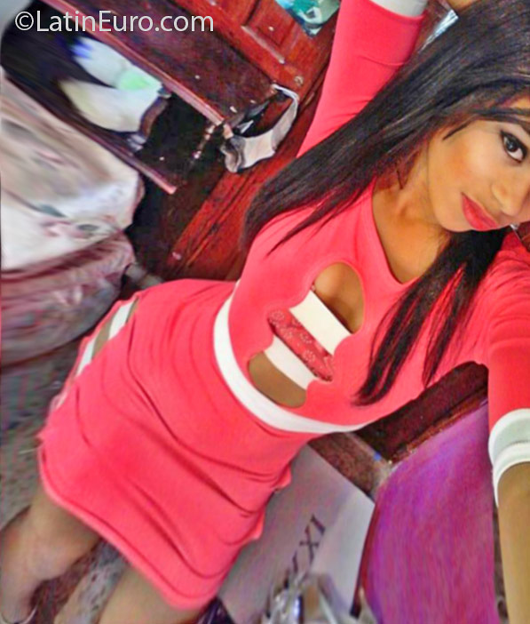 Date this good-looking Dominican Republic girl Johanna from Mao DO25611
