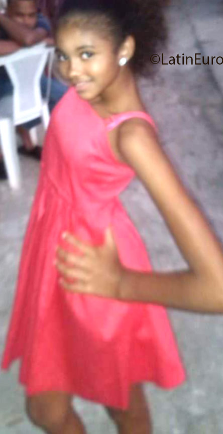 Date this athletic Dominican Republic girl Krissi from Santo Domingo DO25662