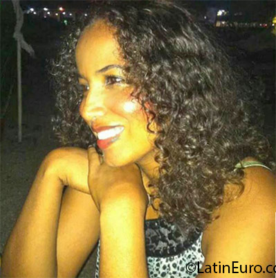Date this sultry Dominican Republic girl Flor from El seybo DO25677
