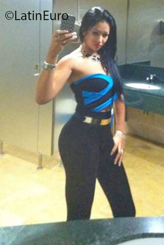 Date this fun Dominican Republic girl Alexandra from Santiago DO25690