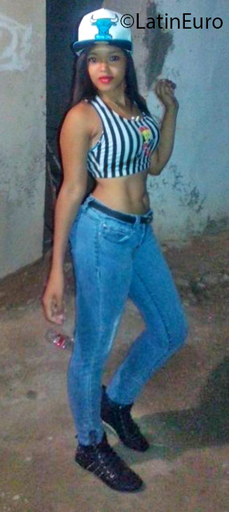 Date this hot Dominican Republic girl Lisette from Cotui DO25718