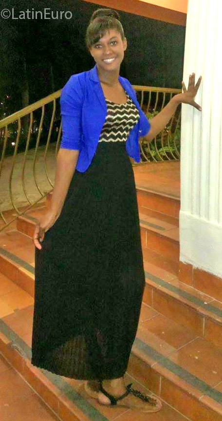Date this charming Dominican Republic girl Trini from Santo Domingo DO25722