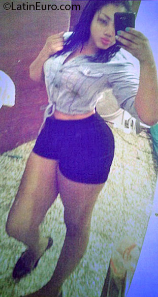 Date this lovely Dominican Republic girl Angie from Santo Domingo DO25772