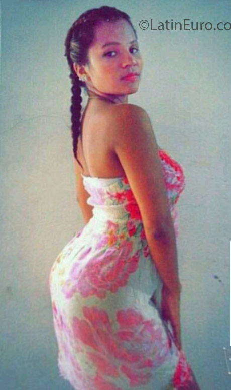 Date this cute Colombia girl Brenda from Cartagena CO18951