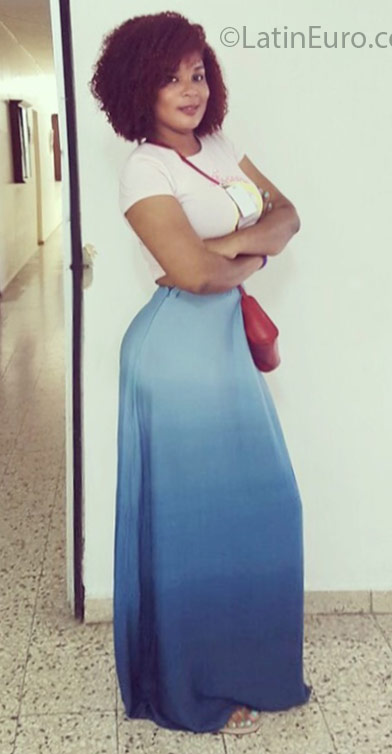 Date this athletic Dominican Republic girl Michelle from Santo Domingo DO36440