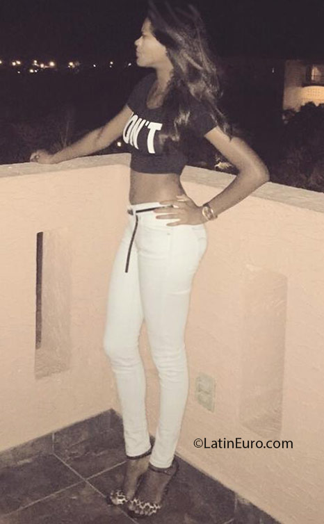 Date this nice looking Honduras girl Bianca from Tegucigalpa HN2187