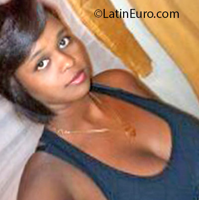 Date this beautiful Dominican Republic girl Marlenis from Santo Domingo DO25825