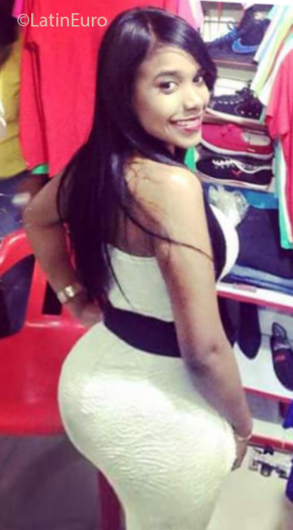 Date this tall Dominican Republic girl Yoselin from Santiago DO25854