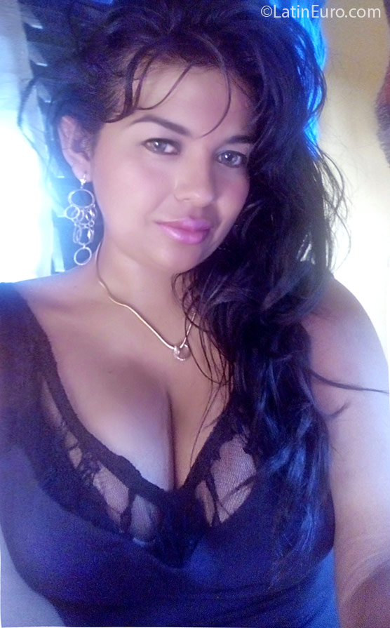 Date this young Colombia girl Dary from Medellin CO18980