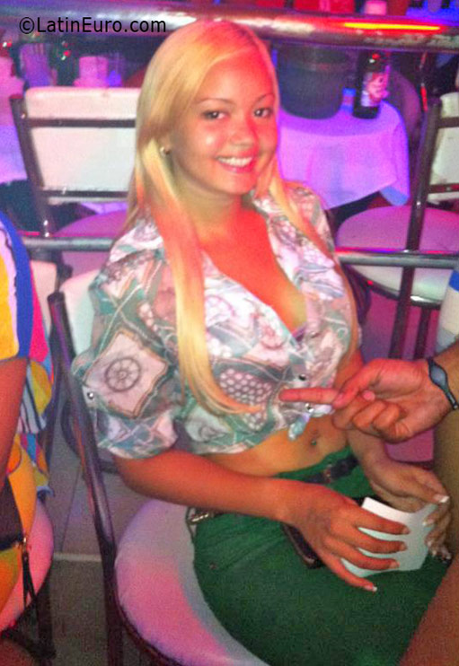 Date this athletic Dominican Republic girl Ordyes from Santo Domingo DO25897