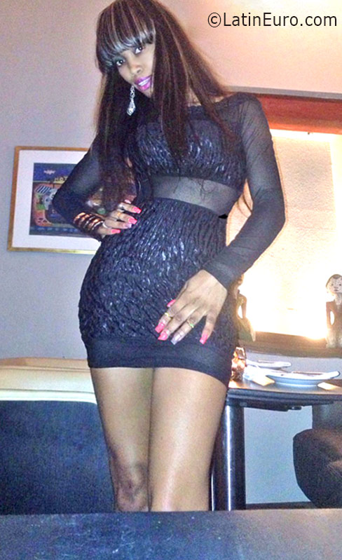 Date this foxy Dominican Republic girl Myriam Nikita from Santo Domingo DO25919
