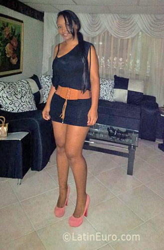 Date this good-looking Colombia girl Sara from Medellin CO19004
