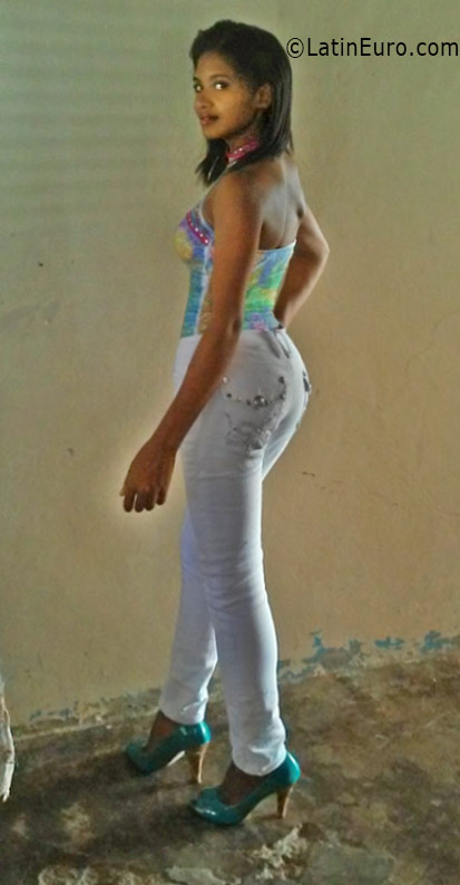 Date this attractive Dominican Republic girl Mariela from Santo Domingo DO25920