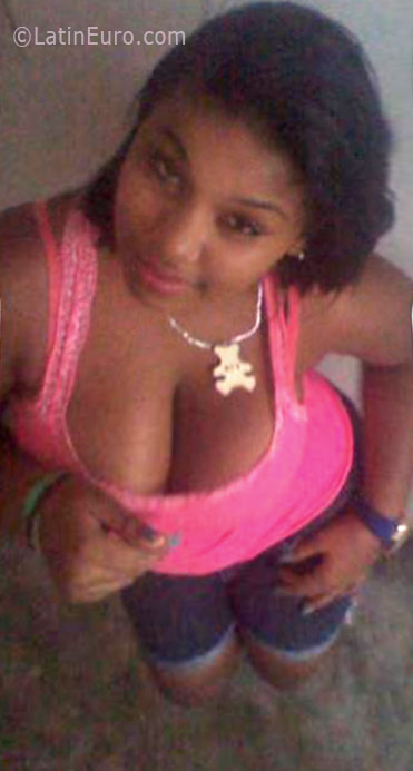 Date this sensual Dominican Republic girl Stephany from Santiago DO25927