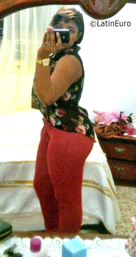 Date this lovely Dominican Republic girl Laura from Santo Domingo DO25940