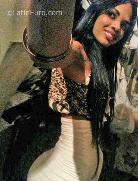 Date this hard body Dominican Republic girl Jenairi from Sabana Grande De Boya DO25943