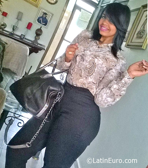 Date this sensual Dominican Republic girl Katherine from Santo Domingo DO25951