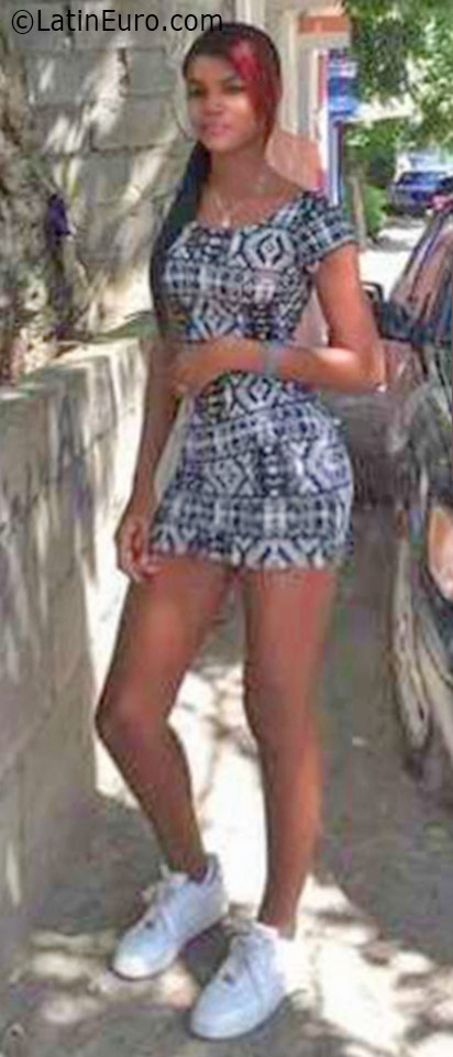 Date this exotic Dominican Republic girl Emely from Santiago DO25954