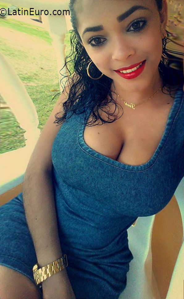 Date this athletic Dominican Republic man Amanda from Santo domingo DO25963