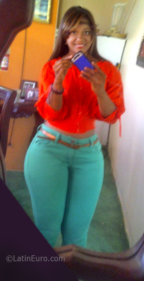 Date this cute Dominican Republic girl Yelie from Santiago DO26018