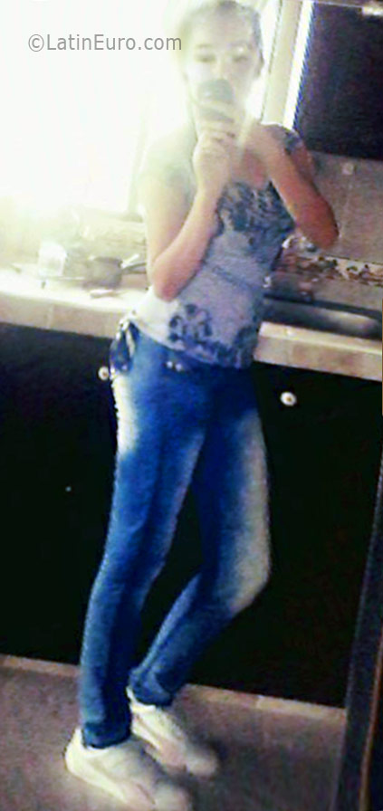 Date this voluptuous Colombia girl Laura from Bogota CO19076