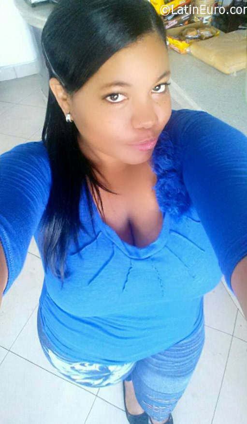 Date this charming Dominican Republic girl Joquina from Santo Domingo DO26084