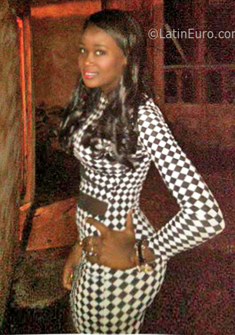 Date this good-looking Dominican Republic girl Yaniris from Santo Domingo DO30062