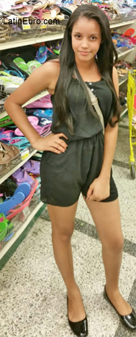 Date this tall Dominican Republic girl Jennifer from Santiago De Los Caballeros DO26236