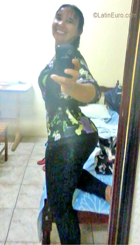 Date this happy Brazil girl Ivan from Salvador BR9739
