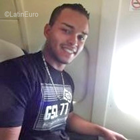 Date this georgeous Venezuela man Gregory from Aragua VE719