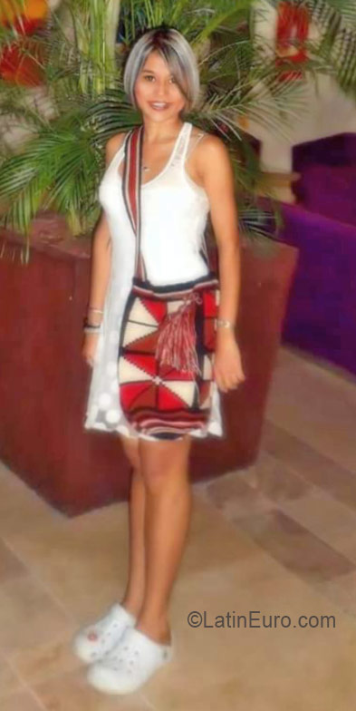 Date this funny Colombia girl Yisele from Bogota CO19260
