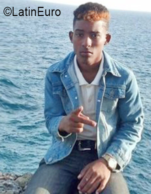 Date this sultry Dominican Republic man Leonardo from Santo Domingo DO26396