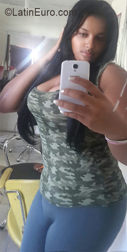 Date this passionate Dominican Republic girl Yandia from Santo Domingo DO26454