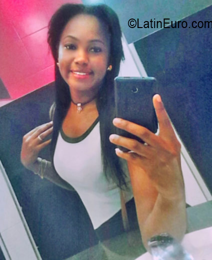 Date this nice looking Dominican Republic girl Franchesca from La Romana DO26483